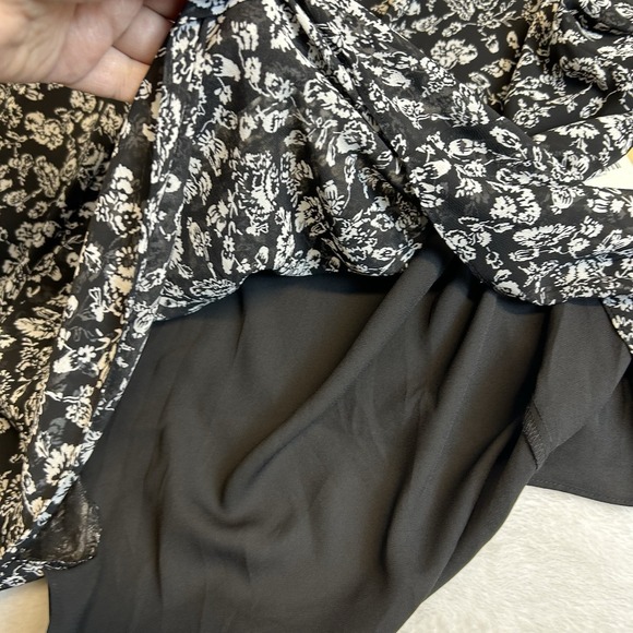 HALOGEN, Plus 3X, Black White‎ Flutter Sleeve Split Neck Top Floral Blouse, NWT - Picture 12 of 14